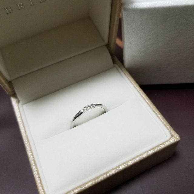 【BRIDGE(ブリッジ)の口コミ】 シンプルなものが好きなのと価格もありお店の方に進められ決定しました。
…