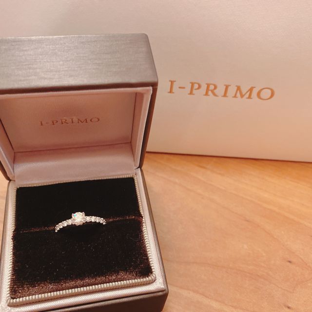 【アイプリモ(I-PRIMO)の口コミ】 引っかかることが不安だったためダイヤモンドの高さがないことを条件に指…