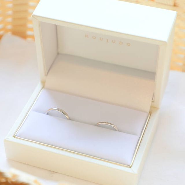 【宝寿堂(ほうじゅどう)の口コミ】 初めは派手でないもの、と思っていましたが、ハーフエタニティでも波打っ…