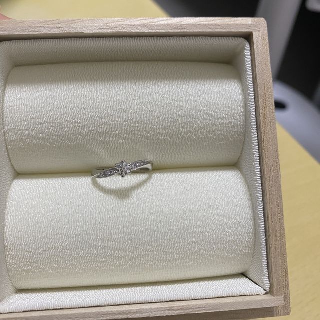 【彩乃瑞(IRONOHA)の口コミ】 1番最初に店員の方に紹介していただいた指輪で、一目見た瞬間これいいなっ…