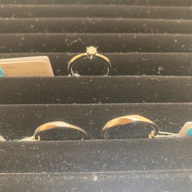 【TRECENTI(トレセンテ)の口コミ】 婚約指輪は１つダイヤでかんがえていましたが、リングの太さなどで印象が…