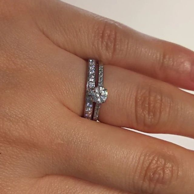 【GALA JEWELRY(ガラジュエリー)の口コミ】 マリッジリングはエタニティリングが良いと考えていたので、エンゲージリ…