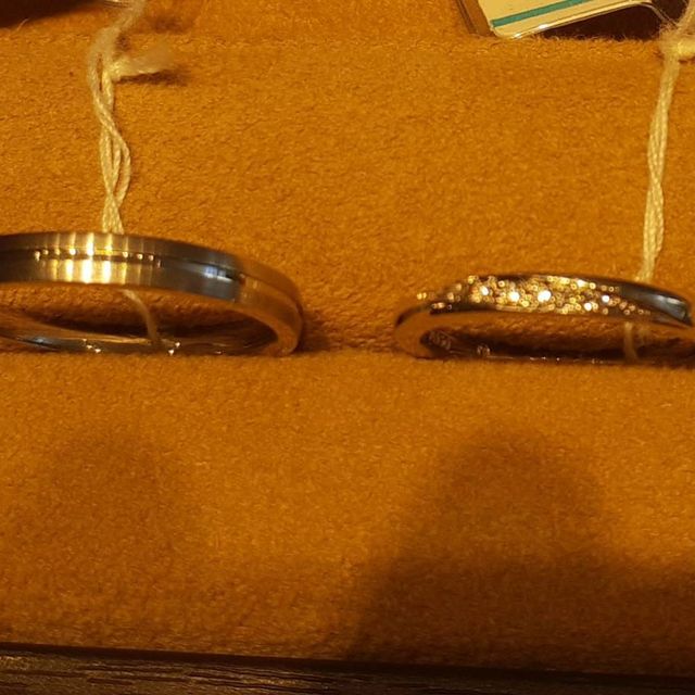 【銀座ダイヤモンドシライシの口コミ】 つけ心地が良かったように思いました。
飽きのこないようなデザインである…