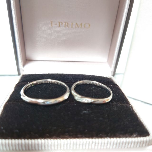 【アイプリモ(I-PRIMO)の口コミ】 私のつける指輪は少し華やかで
主人のつける指輪のデザインはシンプルだけ…