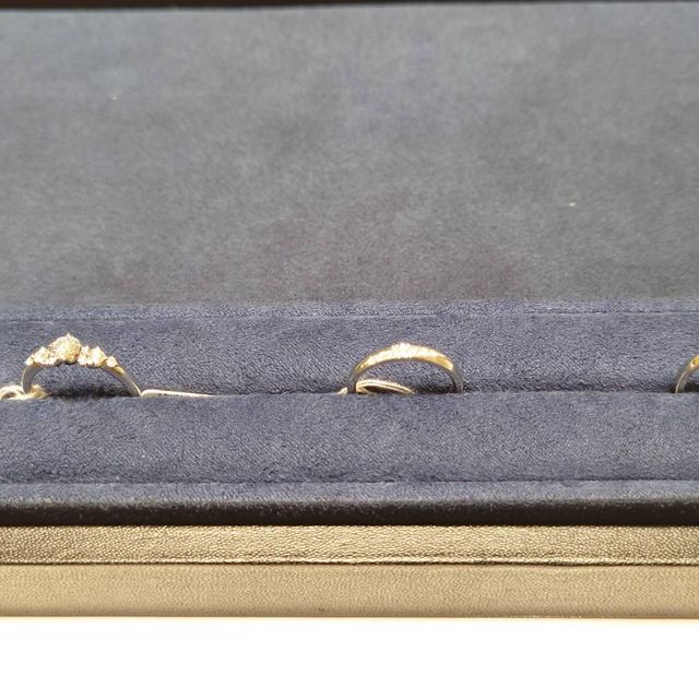 【4℃ BRIDAL(ヨンドシーブライダル)の口コミ】 国内ブランドで安心できること。ダイヤの数とデザインが気に入ったから。…