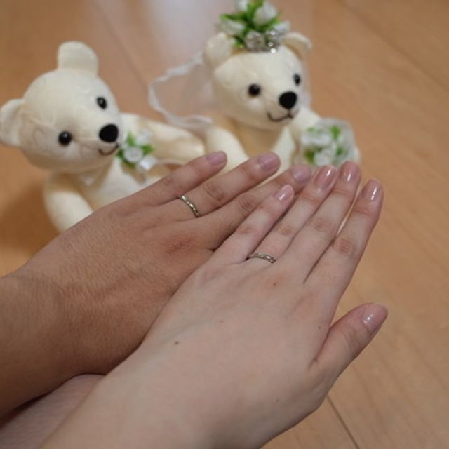 【4℃ BRIDAL(ヨンドシーブライダル)の口コミ】 ねじれのデザインに一目惚れして、今の夫と即決しました。ねじれのリング…
