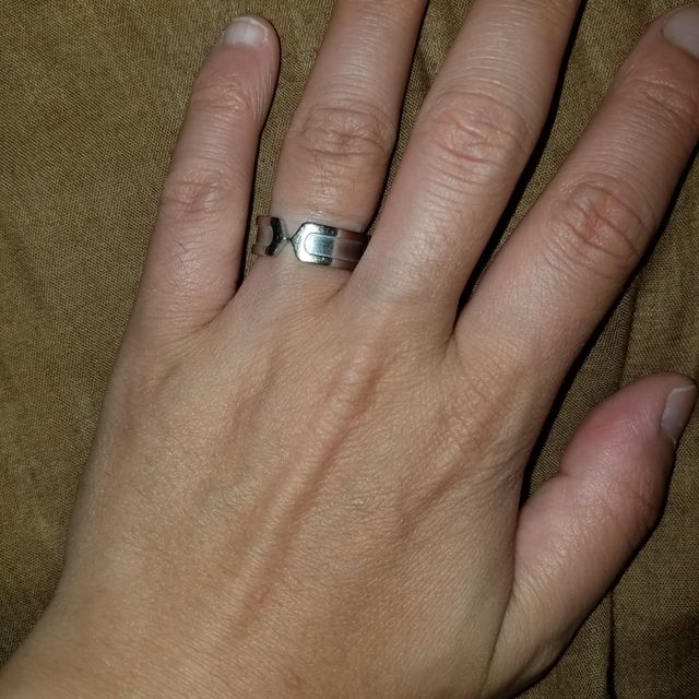 【カルティエ(Cartier)の口コミ】 普段指輪を全くつけない旦那さんが、この指輪ならつける自身があると言わ…