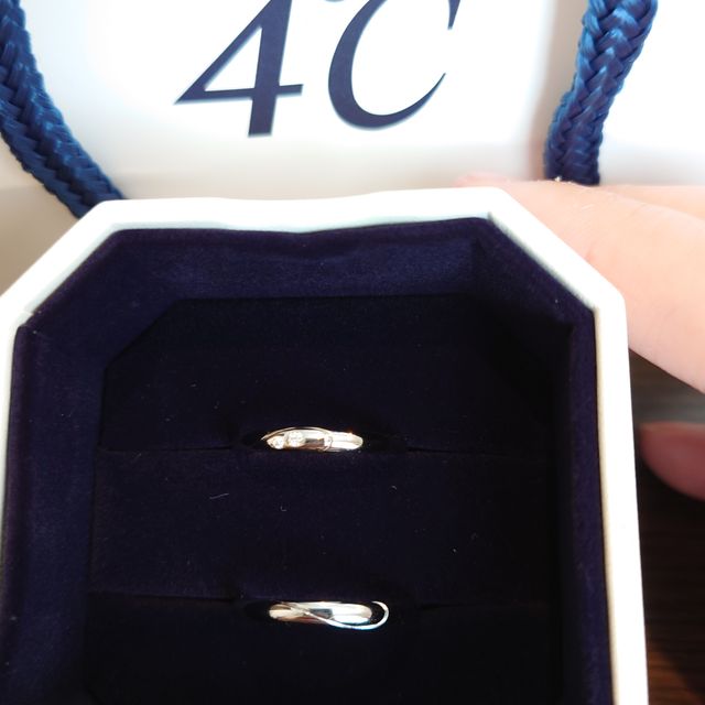 【4℃ BRIDAL(ヨンドシーブライダル)の口コミ】 結婚済でしだが指輪はしておらず、お金貯まったら欲しいねーと話をしてま…