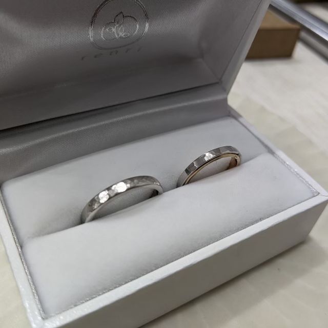 【renri(レンリ)の口コミ】 指輪のデザイン的にコンビリング系統には元々するつもりでした。
コンビリ…