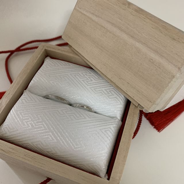 【TOMOE(トモエ)の口コミ】 一生に一度の結婚指輪なので、ペアになっているデザインのものを選びまし…