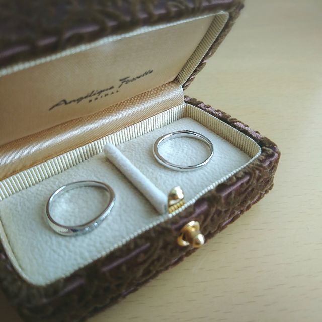 【アンジェリックフォセッテ(Angelique Fossette)の口コミ】 高すぎない値段と、デザインの多さが購入の決め手でした。元々予算がそこ…