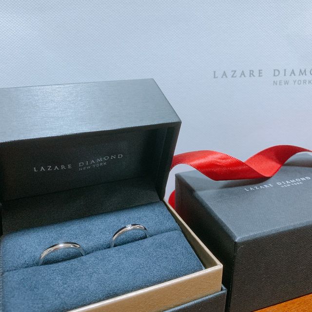 【ラザール ダイヤモンド(LAZARE DIAMOND)の口コミ】 シンプルで年代を重ねても飽きのこないデザインを探しておりましたが、ラ…