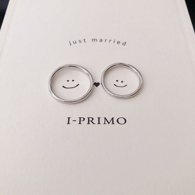 【アイプリモ(I-PRIMO)の口コミ】 ダイヤがセンターにちりばめられていますが控えめで上品に見えます。今ま…