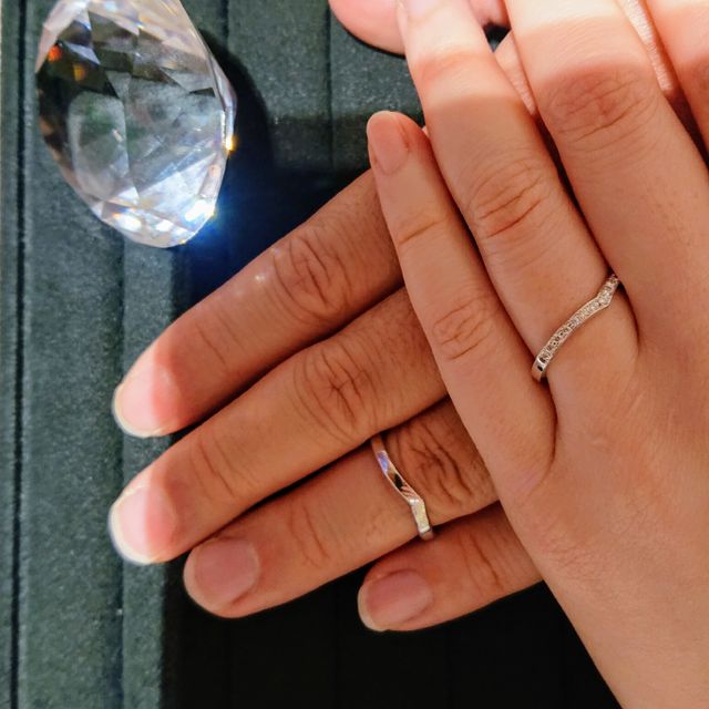 【TRECENTI(トレセンテ)の口コミ】 V字のリングを探していて、こちらは緩やかなV字なので、他のものより着け…