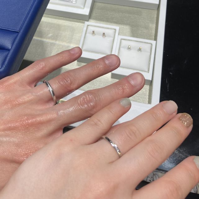 【銀座ダイヤモンドシライシの口コミ】 ここのブランドはダイヤモンドが大きいイメージがあったのですが、結婚指…