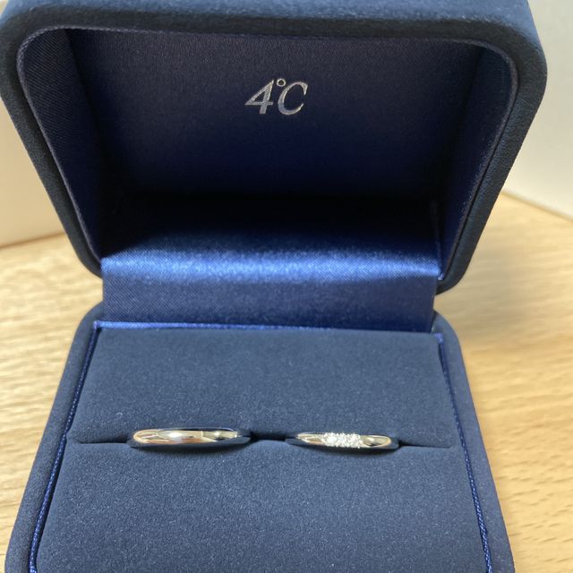 【4℃ BRIDAL(ヨンドシーブライダル)の口コミ】 結婚指輪を購入しました。他のお店を２つ回ったのち、4℃ブライダルさんに…