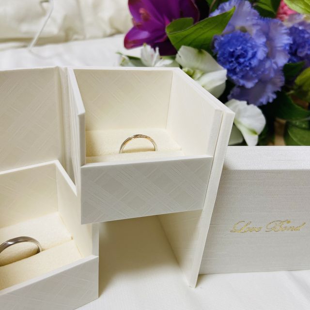 【Love Bond(ラブボンド)の口コミ】 デザインの可愛さと、結婚指輪と婚約指輪を一緒につけても違和感のない組…
