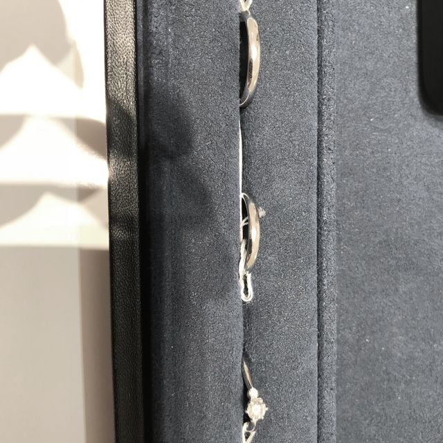 【4℃ BRIDAL(ヨンドシーブライダル)の口コミ】 婚約指輪は妻の好みがここの指輪だったので購入しました。
結婚指輪はお互…