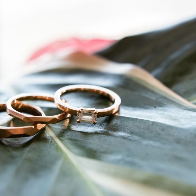 【Love Bond(ラブボンド)の口コミ】 元々多面形やカクカクしたモチーフやデザインが好きな私達。不規則でなく…