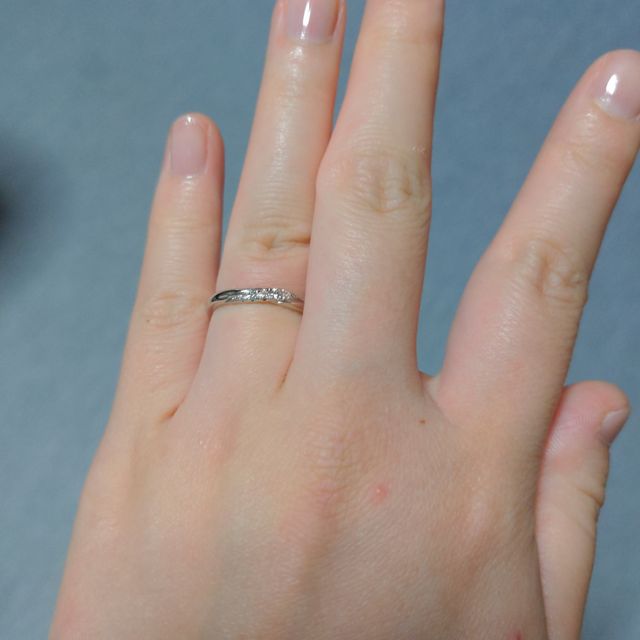 【銀座ダイヤモンドシライシの口コミ】 ダイアモンドシライシさんの指輪は、上質なダイヤが入っており、輝きが一…
