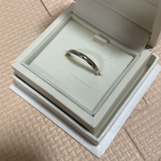【4℃ BRIDAL(ヨンドシーブライダル)の口コミ】 指輪のデザインに一目惚れしました！
妻が妊娠中の為なかなか見に行くこと…