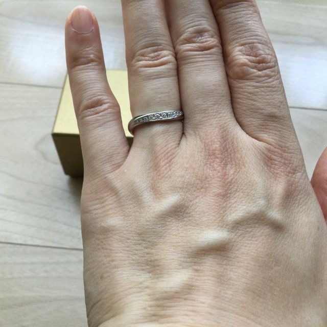 【BRILLIANCE+(ブリリアンスプラス)の口コミ】 購入した商品(エミュ ダイヤモンドリング)はアシンメトリーなデザインで、…