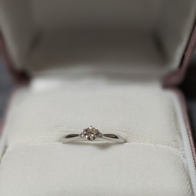 【ジュエリーツツミ(JEWELRY TSUTSUMI)の口コミ】 旦那さんからプロポーズの時にサプライズでプレゼントしていただけました…