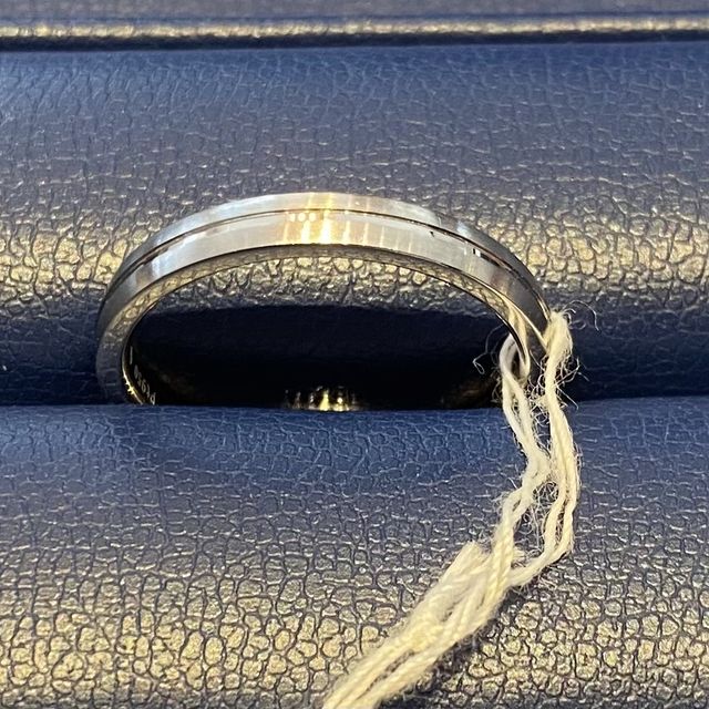 【銀座ダイヤモンドシライシの口コミ】 他社と比べてやはりダイヤモンドの輝きが綺麗でした。安かろう悪かろうじ…