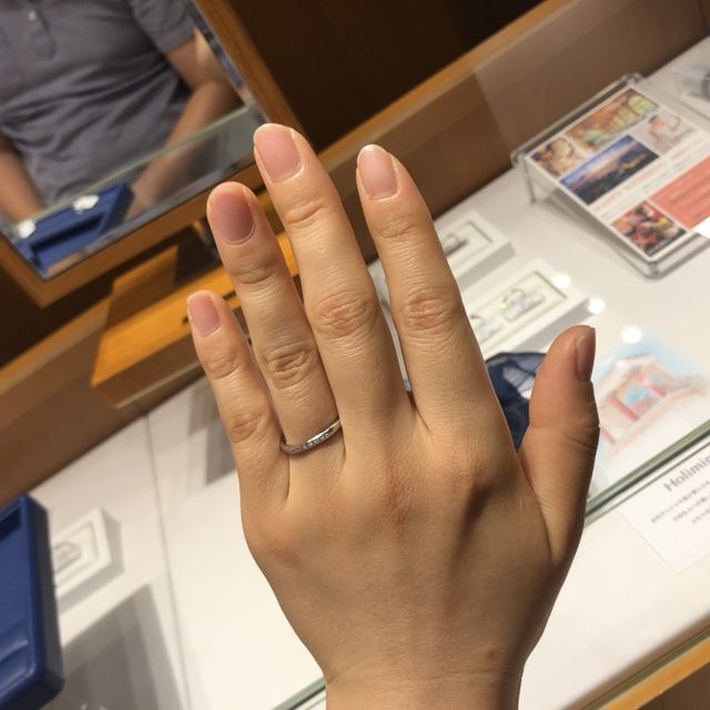 【エクセルコダイヤモンド(EXELCO DIAMOND)の口コミ】 大きく光るダイヤモンドが特徴です。
流石王室御用達のブランドで輝きがか…