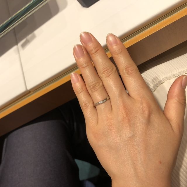 【銀座ダイヤモンドシライシの口コミ】 たくさん指輪を見て行きましたが、日本人に1番合うように作られた指輪だと…