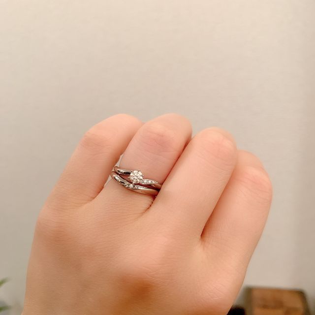 【ケイウノ ブライダル(K.UNO BRIDAL)の口コミ】 デザインが素敵だったことが何よりの決め手でした。
ブライダル雑誌に掲載…