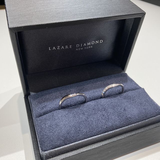 【ラザール ダイヤモンド(LAZARE DIAMOND)の口コミ】 彼女の指輪のデザイン(形、色合い、ダイヤの有無、手の馴染み具合)を基本…