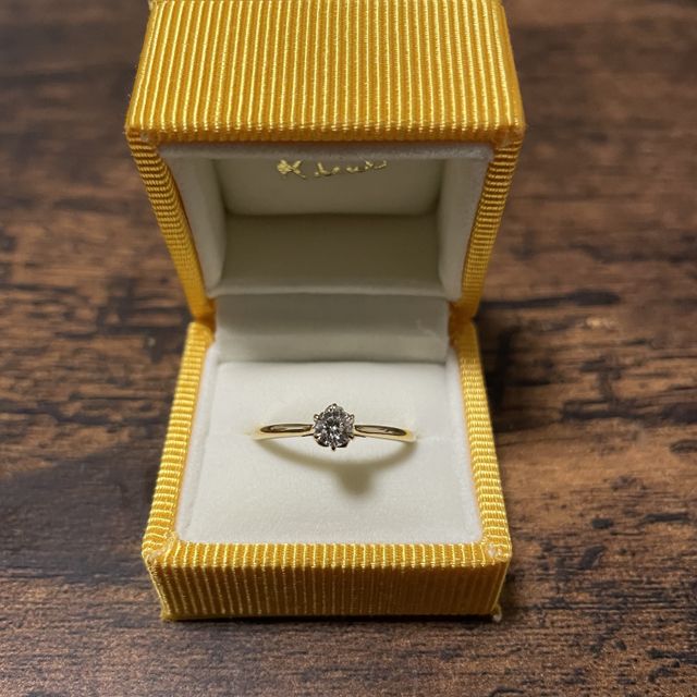 【ケイウノ ブライダル(K.UNO BRIDAL)の口コミ】 主張が少ないがシンプルにかわいいデザインが気に入りました。見本の写真…