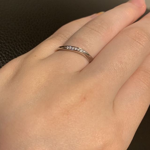 【4℃ BRIDAL(ヨンドシーブライダル)の口コミ】 2人ともウェーブの形の指輪を探していて、インターネットなどの画像で見る…