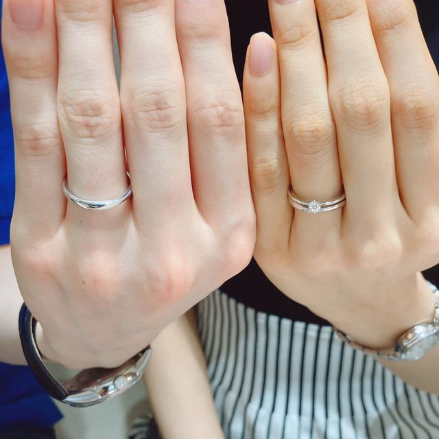 【TRECENTI(トレセンテ)の口コミ】 シンプルで形がとても綺麗なデザインに惹かれました。
重ね付けした時のバ…