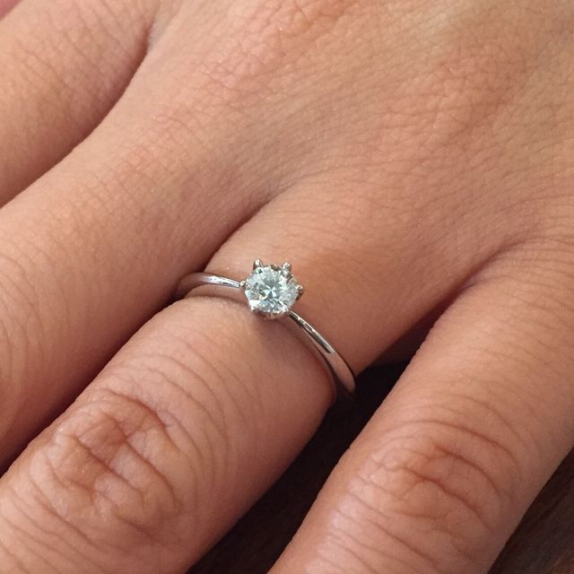 【銀座ダイヤモンドシライシの口コミ】 初めて購入するので、違ったデザインを結構持ってきてくださって何度も試…