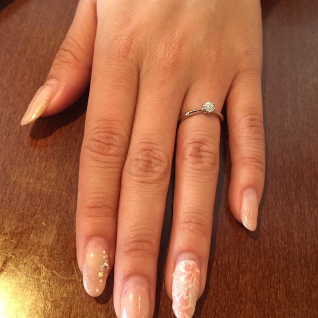 【銀座ダイヤモンドシライシの口コミ】 初めて購入するので、違ったデザインを結構持ってきてくださって何度も試…