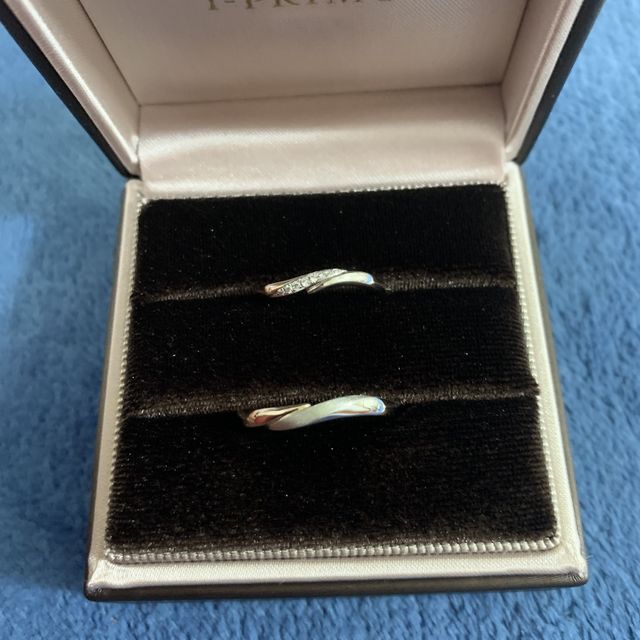 【アイプリモ(I-PRIMO)の口コミ】 指輪の見た目に惹かれて購入しました。
ゴールドとプラチナ2種の指輪のた…