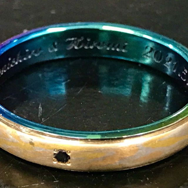 【SORA(ソラ)の口コミ】 技術力があり、きれいな木目が気に入りました。
オレンジゴールドとプラチ…