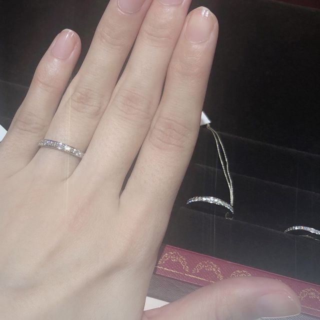 【カルティエ(Cartier)の口コミ】 種類：1895
太さ：普通
形：ストレート
素材：プラチナ・ダイヤ

指輪をは…