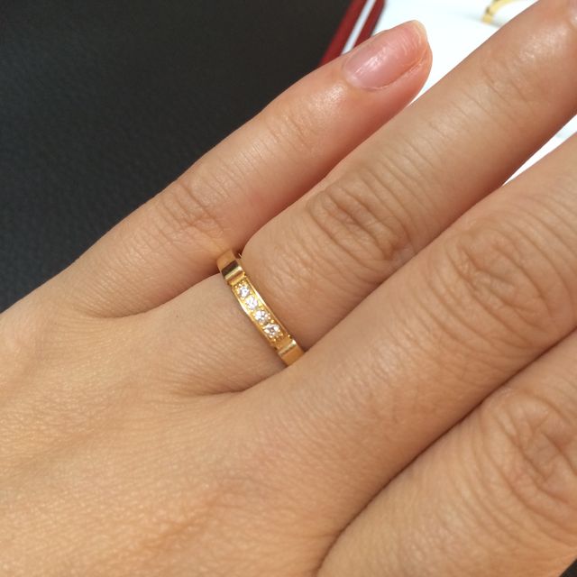 【カルティエ(Cartier)の口コミ】 婚約指輪をもらってなかったので、ダイヤ付きを探していました。
ダイヤが…