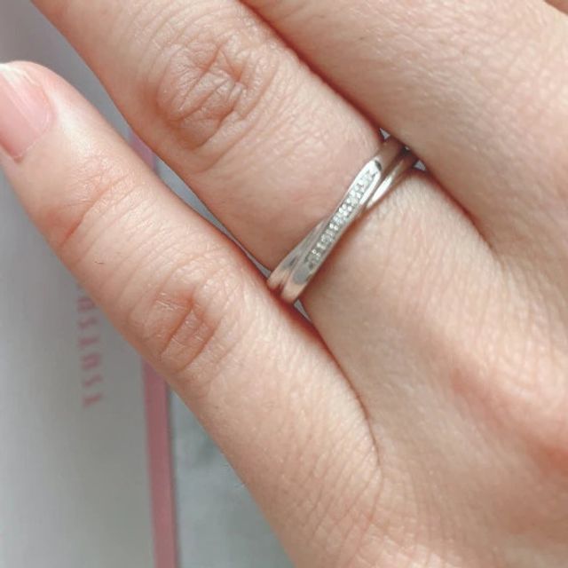 【ジュエリーツツミ(JEWELRY TSUTSUMI)の口コミ】 毎日着けるものなので最初はシンプルなものが良いと思い探していました。…