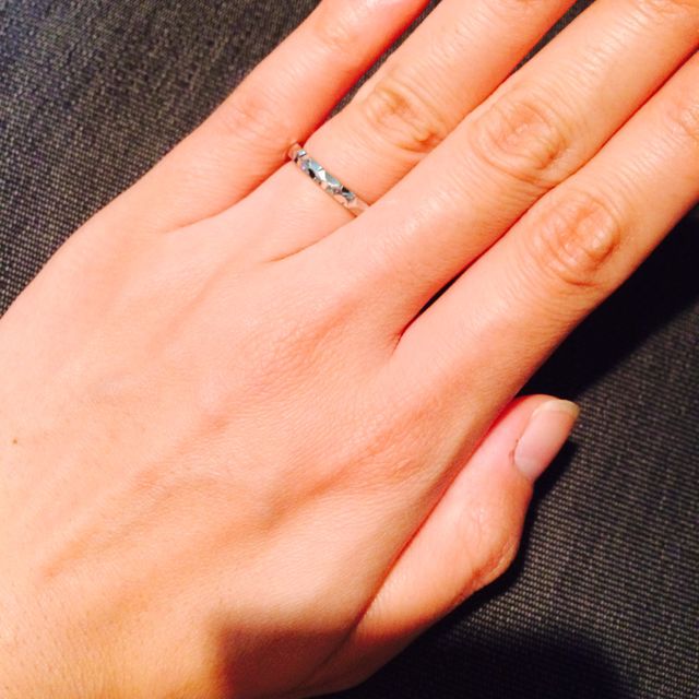 【ルイ・ヴィトン(LOUIS VUITTON)の口コミ】 せっかくずっと着けるものなので、旦那が高級なブランドで誰とも被らない…