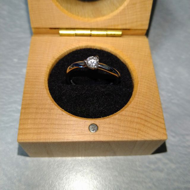 【SORA(ソラ)の口コミ】 結婚指輪にあまり興味がなかった夫に「カラー入りで作れる指輪があるよ」…