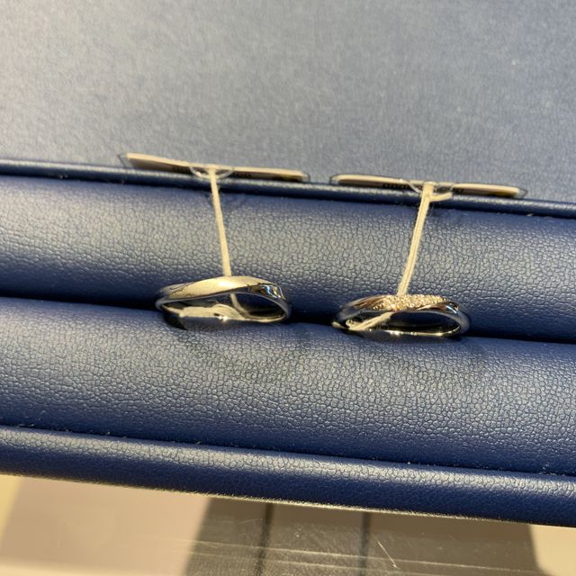 【銀座ダイヤモンドシライシの口コミ】 指に馴染む細めの結婚指輪を探しており、その中でもダイヤモンドが綺麗に…