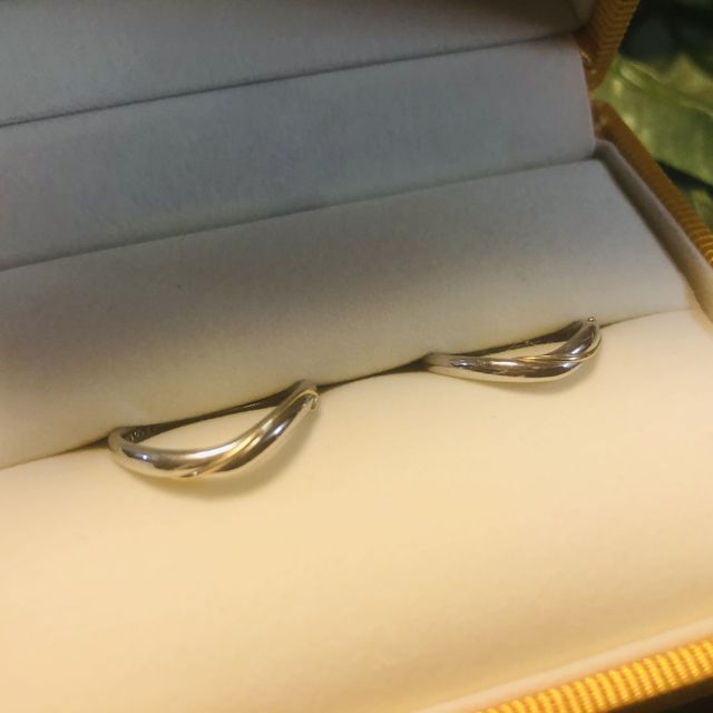 【ケイウノ ブライダル(K.UNO BRIDAL)の口コミ】 指輪のデザイン、刻印など細部までフルオーダーできる点で決めました。ま…