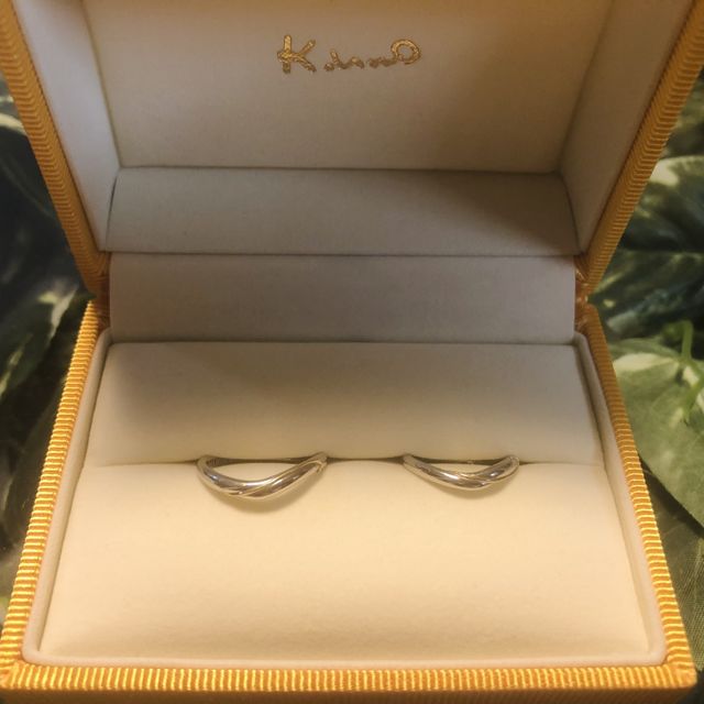 【ケイウノ ブライダル(K.UNO BRIDAL)の口コミ】 指輪のデザイン、刻印など細部までフルオーダーできる点で決めました。ま…