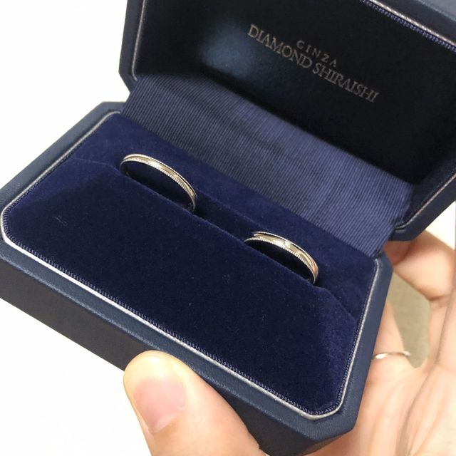 【銀座ダイヤモンドシライシの口コミ】 ミルうちで中にはアイスブルーダイヤをいれました！
とても綺麗でお気に入…