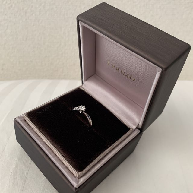 【アイプリモ(I-PRIMO)の口コミ】 ・シンプル
・一粒ダイヤ
・斜めデザイン
・プラチナ
以上４点だけ彼に伝…