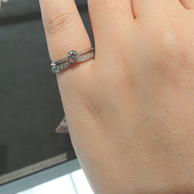 【ティファニー(Tiffany & Co.)の口コミ】 婚約指輪は普段使いしない方も多いと思いますが、私は後に購入する結婚指…